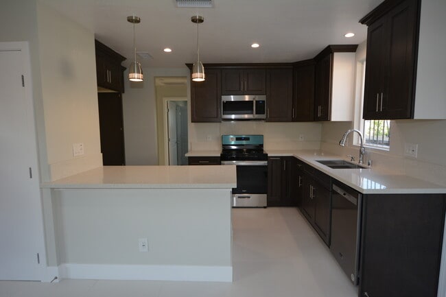 Building Photo - 4137 W 160th St Rental