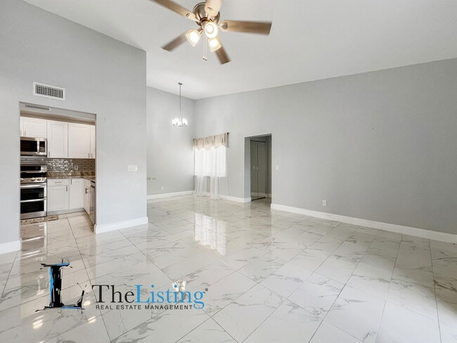 Photo - 2482 Lakeway Branch Dr