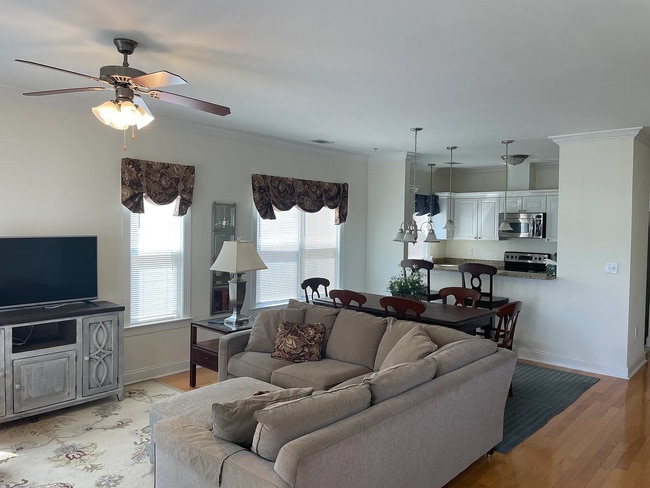 Photo - 2 Bed, 2 Bath Apartment on the River - Furnhsied Rental