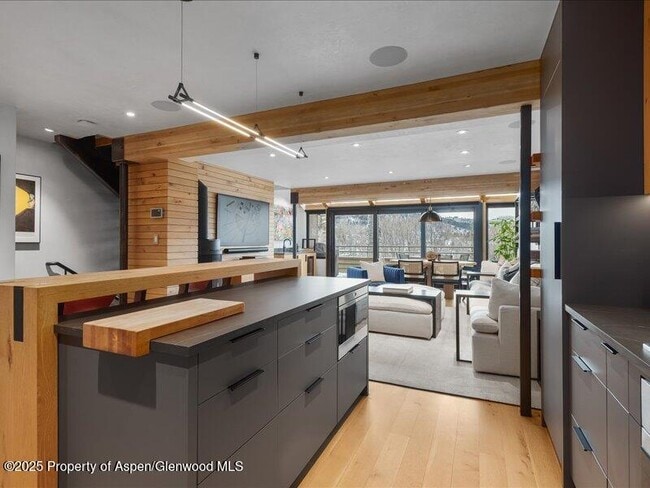 Photo - 100 N 8th St