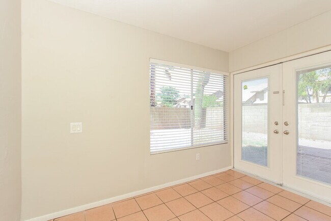 Photo - 1424 E Park Ave