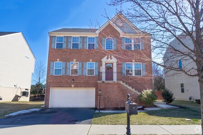Building Photo - Gainesville Single Family Home - 4 bed 2 1...