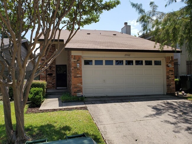 Building Photo - 2902 Southern Cross Dr