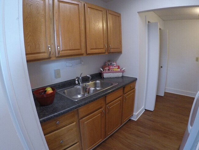 Photo - 3001 Kossuth St