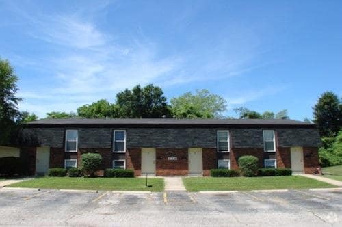 Building Photo - 715 White Oak Dr Rental