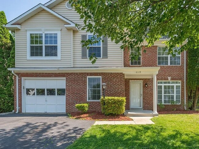 Building Photo - 6119 Oaklawn Ln