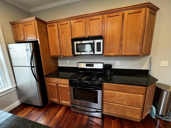 10 Bristol St Unit 3