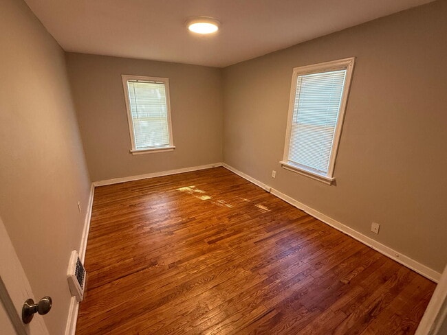 Photo - Charming 2-Bedroom Home for Rent in Jennin...