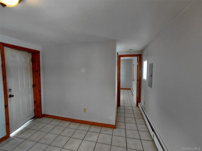 2095 Ulster Ave Unit 9