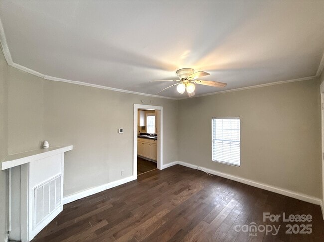 Photo - 1211 W Bank St