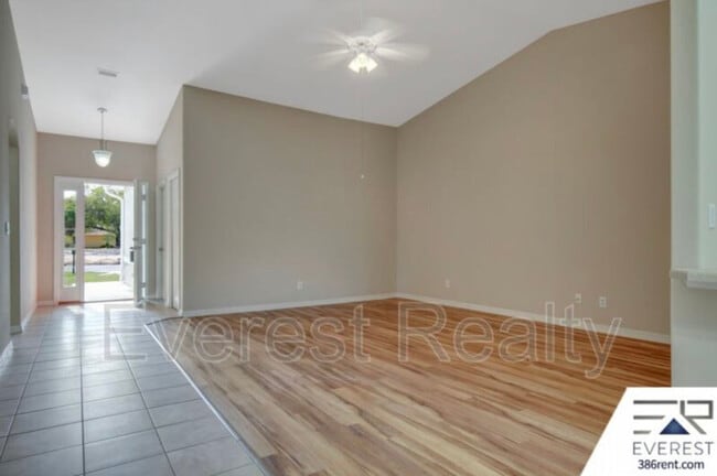 Photo - 27 Raintree Pl