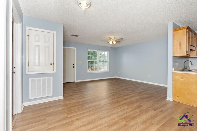 Photo - 203 Brooks Blvd