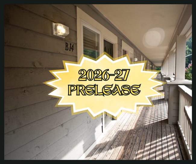 Building Photo - Renovated 4BR town house apartment a few b...