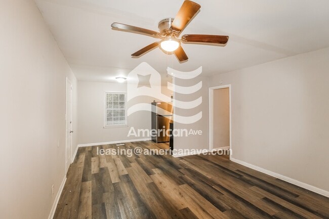 Photo - 2570 Greenleaf Dr