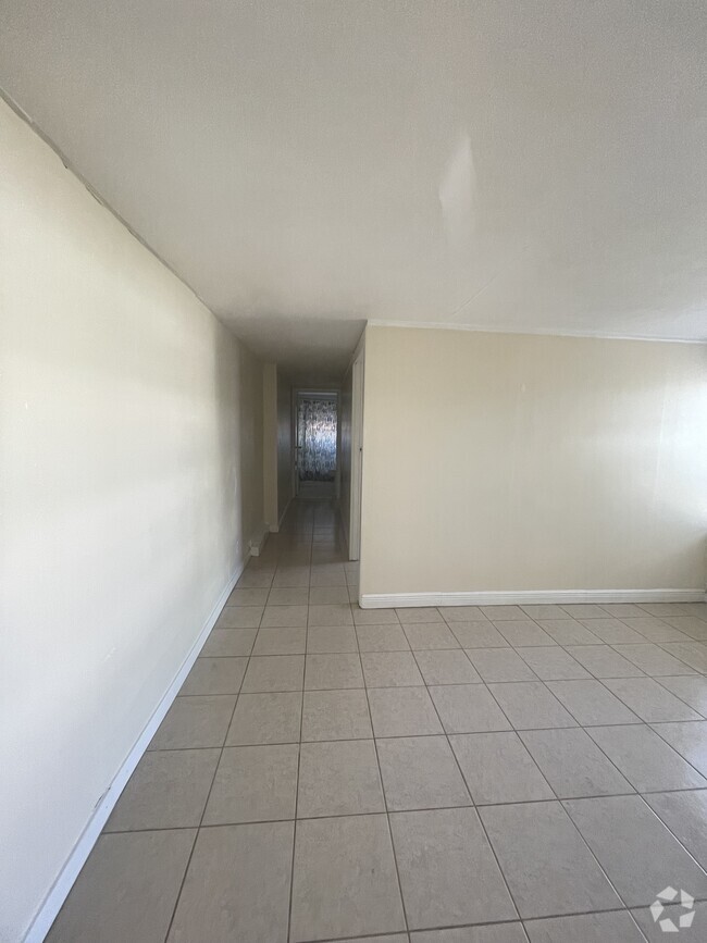 Building Photo - 1580 Citation Dr Unit 1580 B Citation dr Rental
