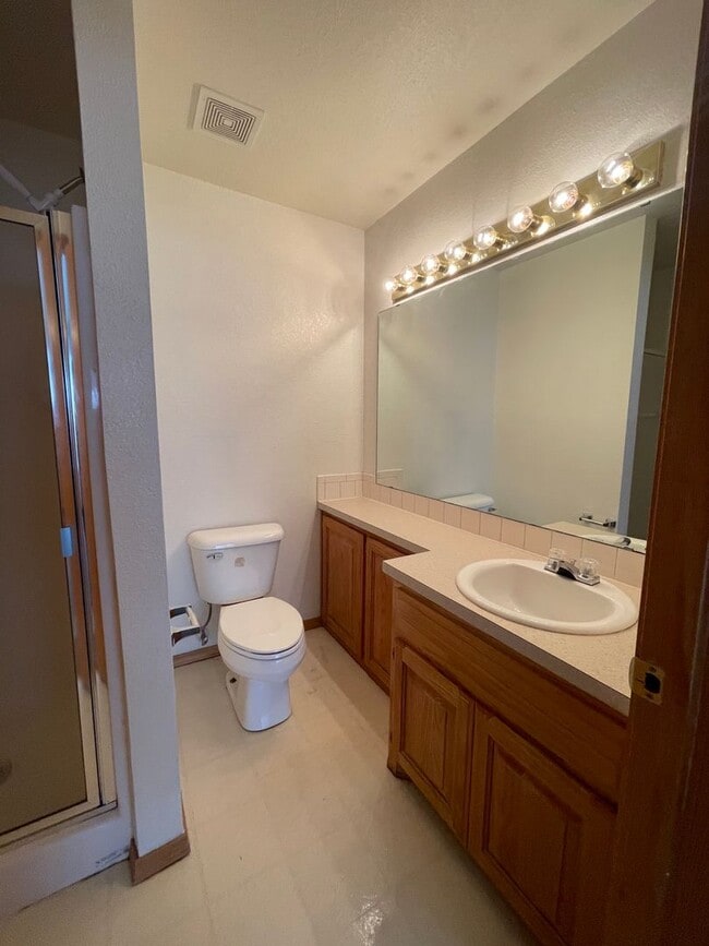 Photo - Clean & Comfortable 2 Bedroom Home in McAlester