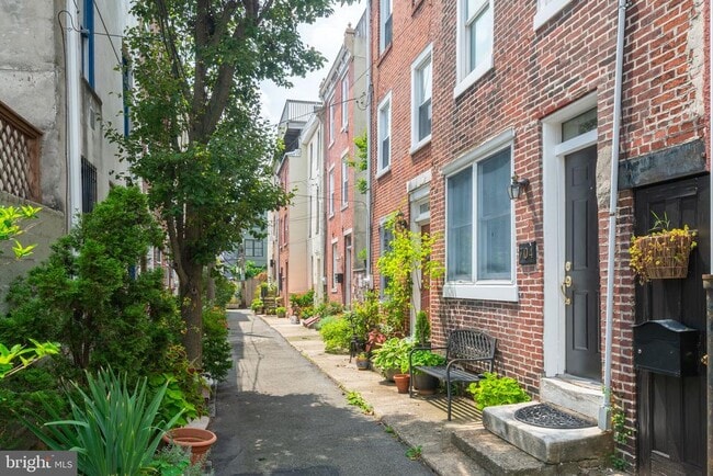 Building Photo - 704 S Darien St Rental