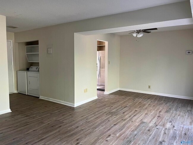 Photo - 2307 Colony Dr SW
