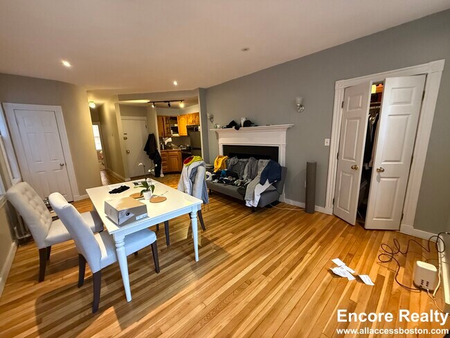 Photo - 82 Phillips St Unidad 2