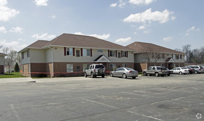 Adam's Court Apartments - Adam's Court Apartments