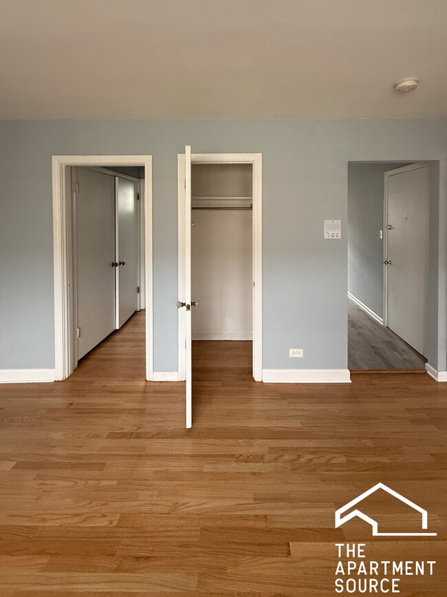 Photo - 6733 N California Ave Unidad 2E