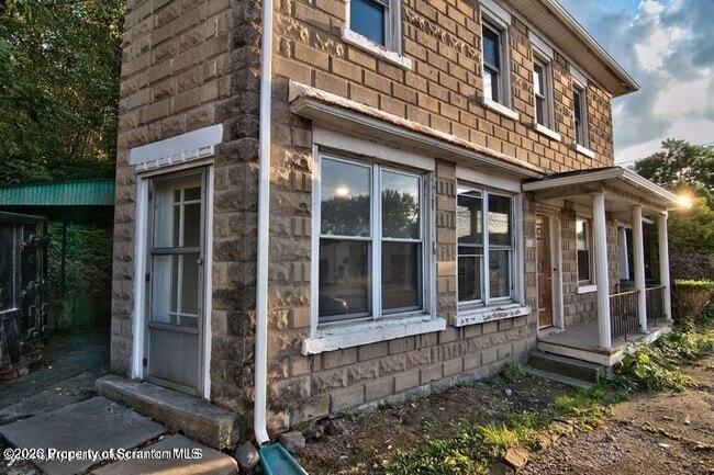 511 N Main St