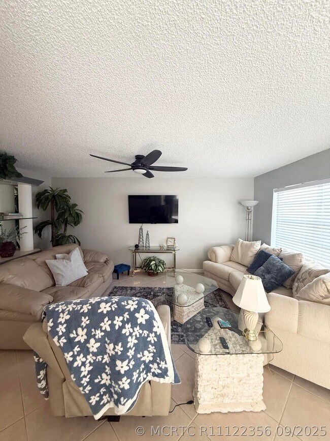 Photo - 177 Burgandy Way