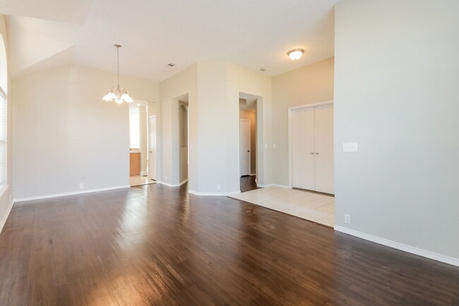 Photo - 742 River Oak Way