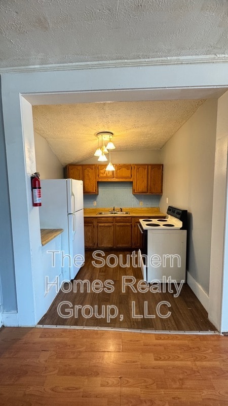 405 N High St