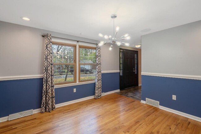 Photo - 20 Apricot Ln