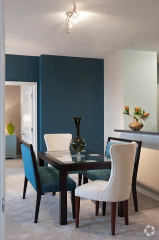 Comedor - 100 Park at Wyomissing Square