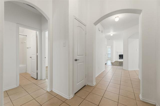 Photo - 1011 Meadow Green Ct