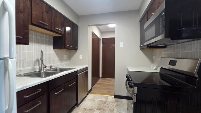 Photo - 660 Perrie Drive Unit 101