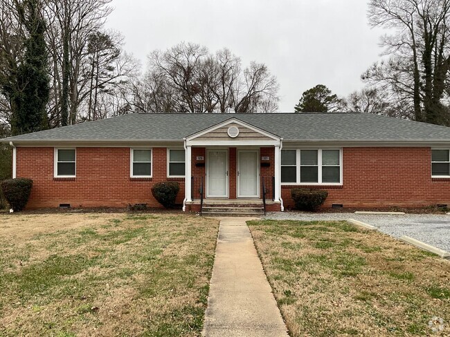 Building Photo - 55 and older community in Gastonia - Spaci... Rental