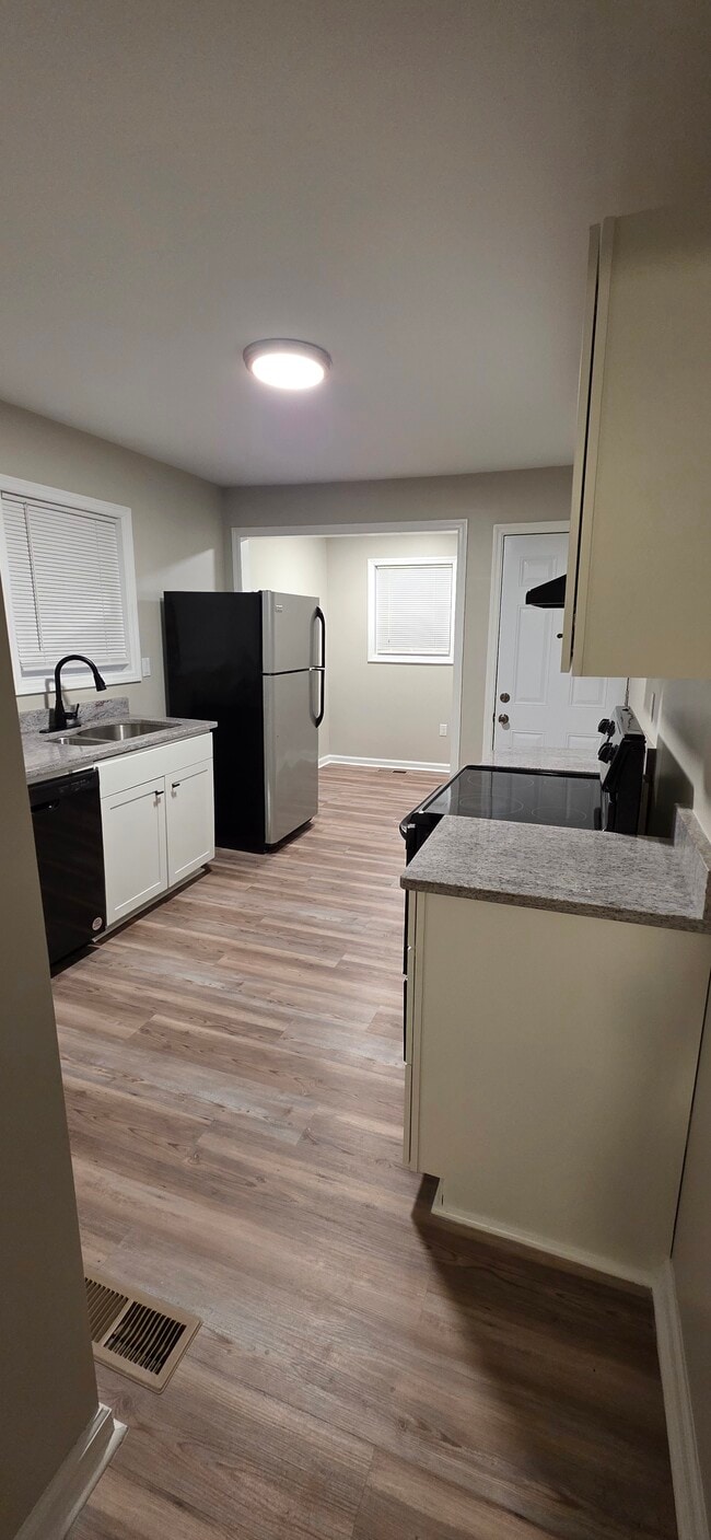Photo - 122 Sheppard St Unit 122