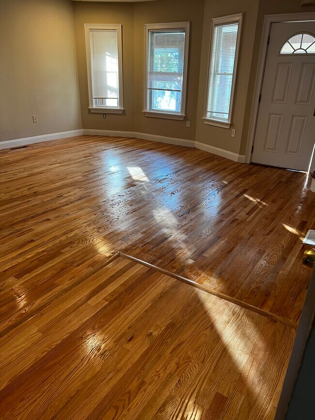 Photo - 30 Hollingsworth St