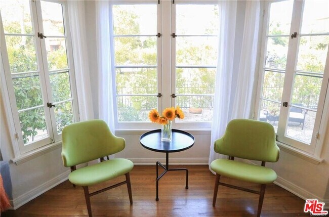 Photo - 601 Sweetzer Ave Unit B