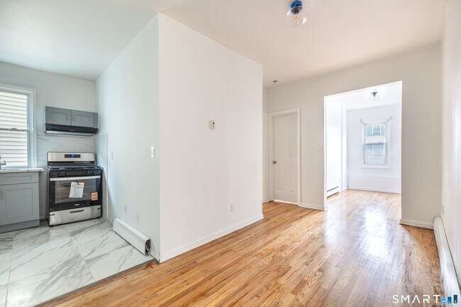 Photo - 1254 Pembroke St Unit 1st Floor