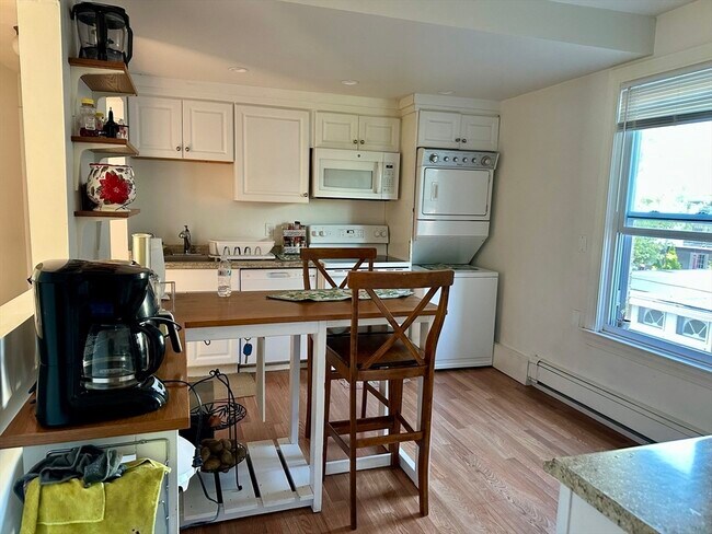 Photo - 110 High St Unit 2