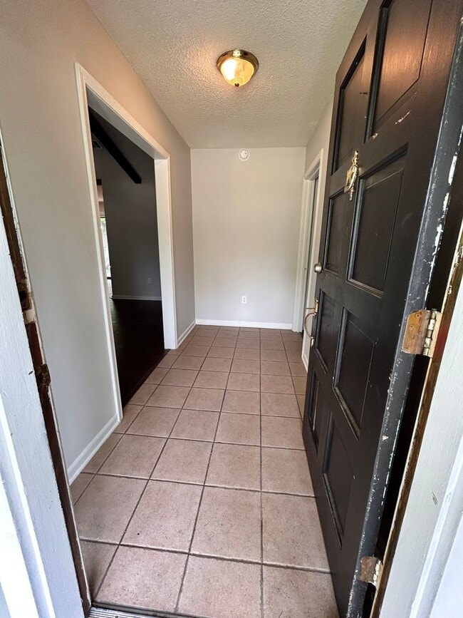 Photo - Great location near Perkins/Pecue!!