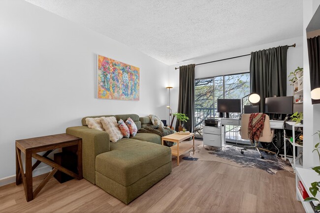 Photo - 318 38th St Unit 301