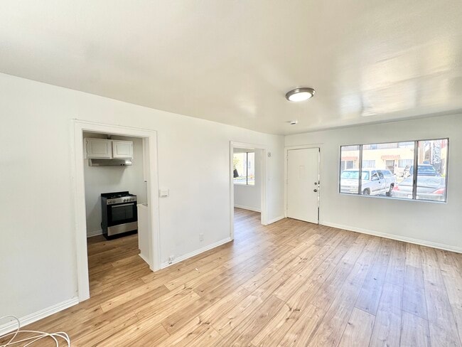 Building Photo - 1415 N Hobart Blvd Unit 1/8 Rental