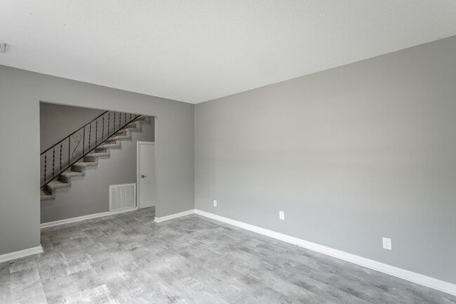 Photo - 510 Ely Rd Unit B