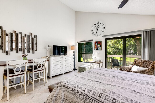 Photo - 11863 Wimbledon Cir Unidad 527