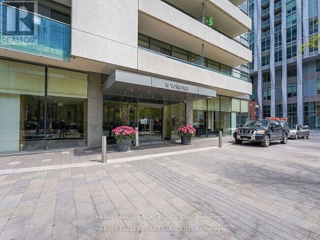 Photo - 18 Yorkville Ave Unit 1305