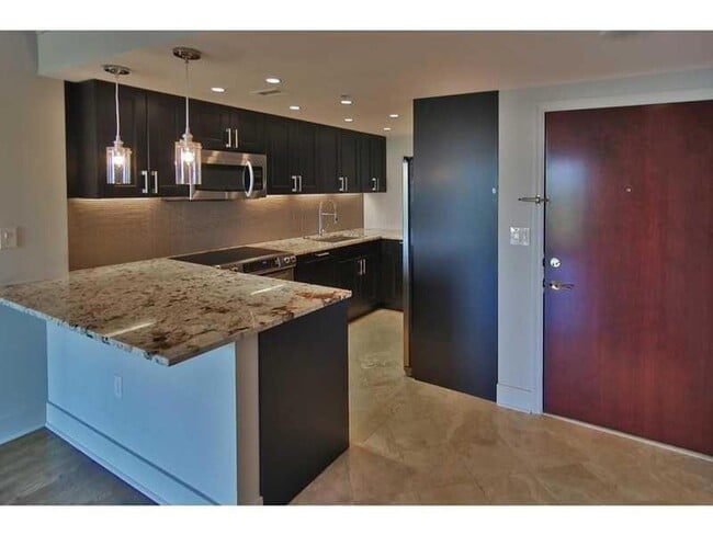 Building Photo - 199 14th St NE Unit 1503