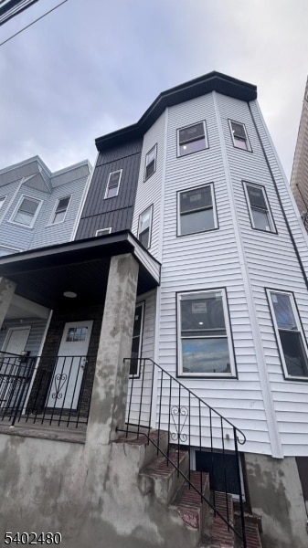 Building Photo - 788 E 18th St Unit 2