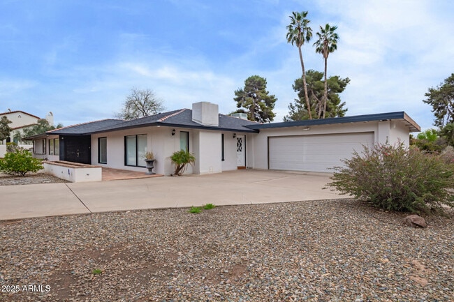 5401 E Exeter Blvd
