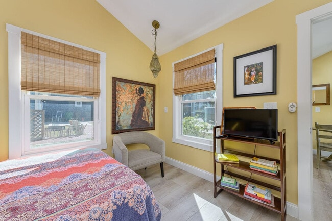 Building Photo - 4105 Dinglewood Ave Unit SI ID1579123P