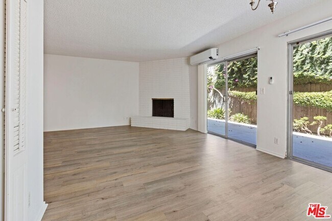 Photo - 1852 Kelton Ave Unit APT 2